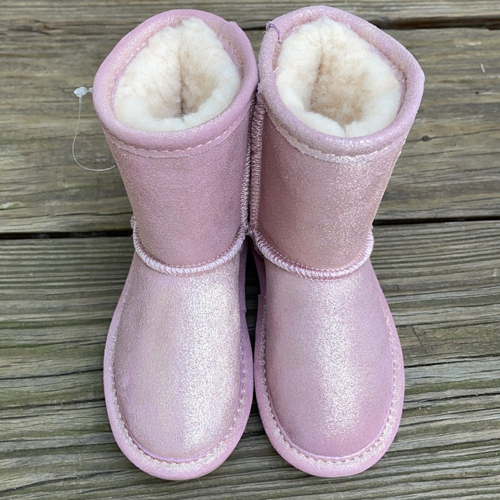 Cute glittery baby pink boots by BearPaw